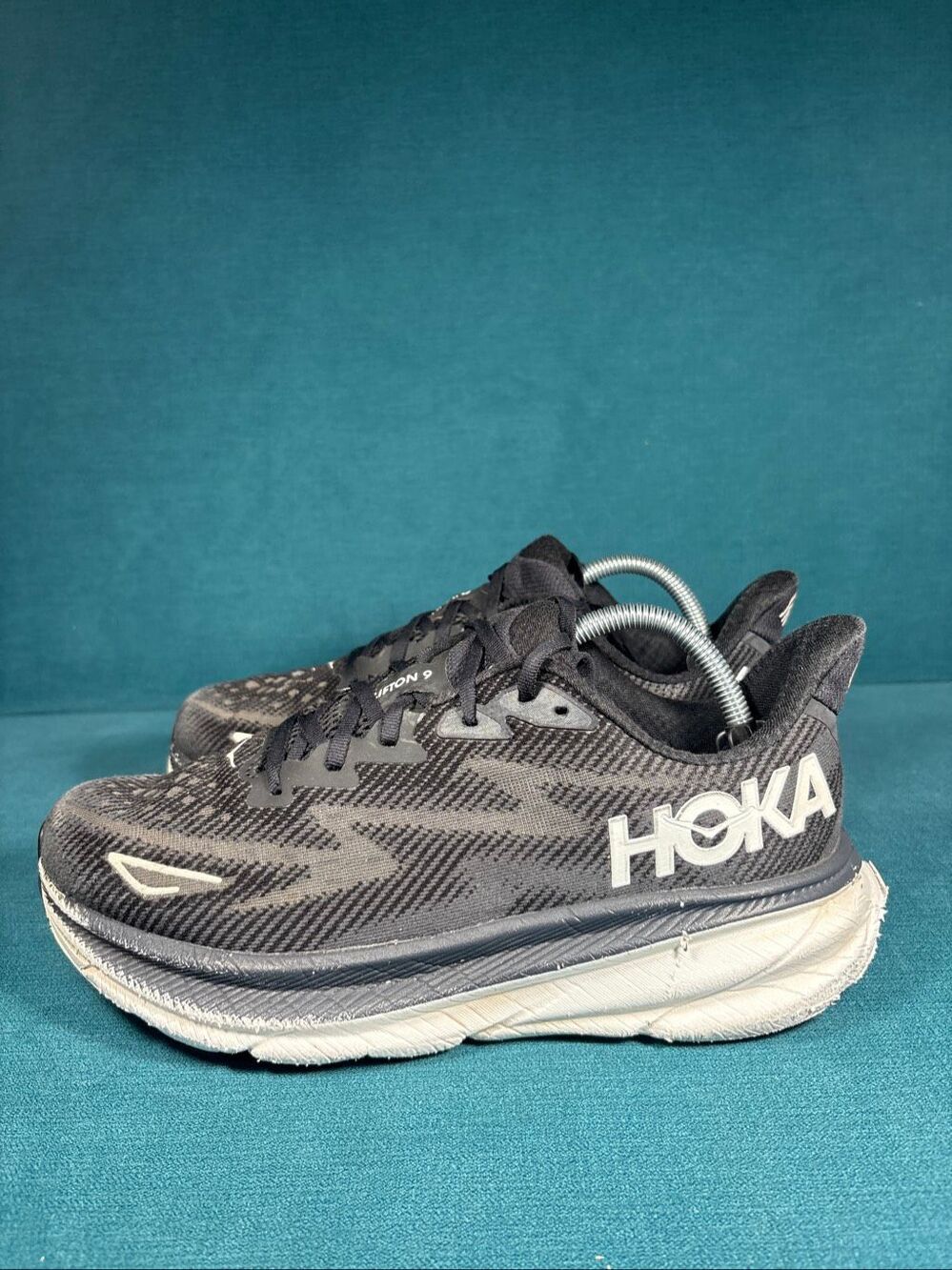 Hoka One One Clifton 9 Wide Black White Men's Size 9 2E Running Shoes 1132210 BW